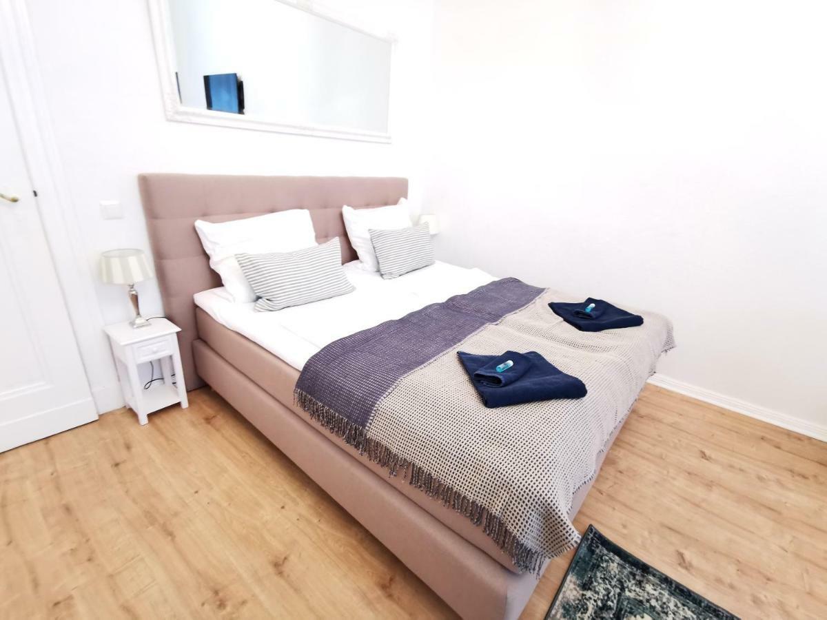 Kvh By Rockchair Apartments L Superhost Status L Boxspringbett Am Schloss Charlottenburg Welcomes You! Берлин Екстериор снимка